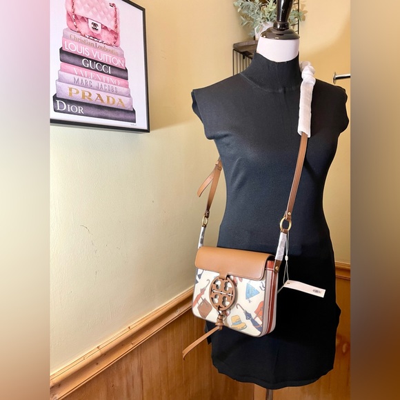 🌷Brand New Tory Burch dromedary crossbody 💯authentic collection! - Picture 9 of 11